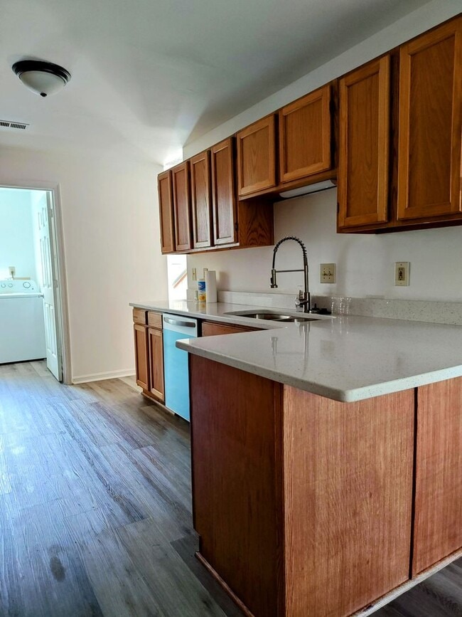 Foto del edificio - 5361 Gardner Ct
