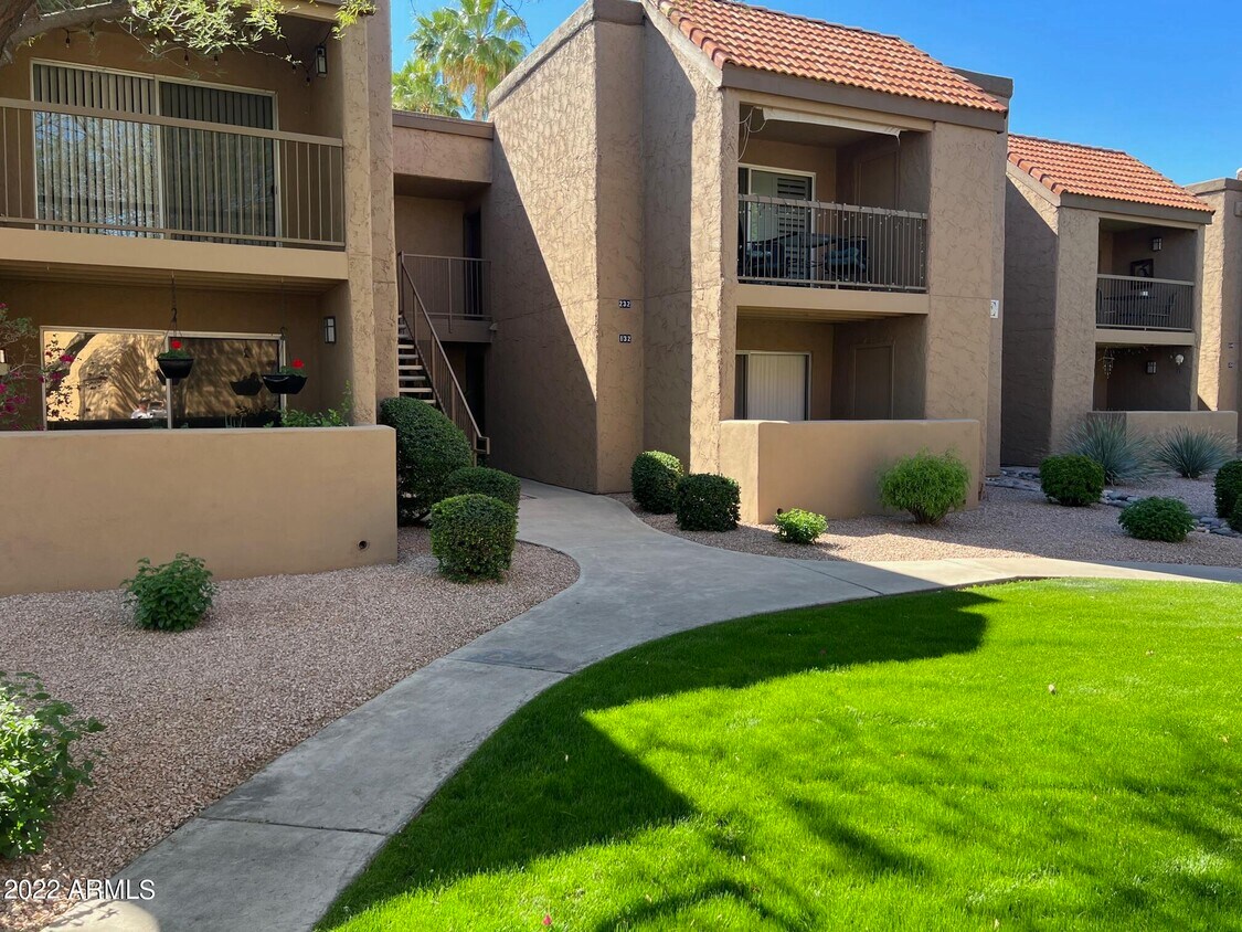 8256 Arabian Trail Unit 132, Scottsdale, AZ 85258 Room for Rent in