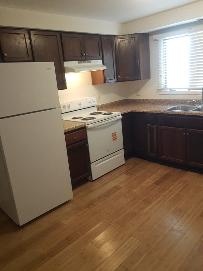 Building Photo - 2208 Pershing Ave