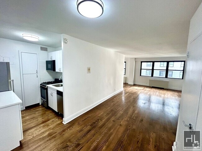 Building Photo - East 89 Street