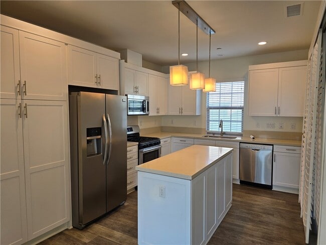 Building Photo - 60 Bay Laurel