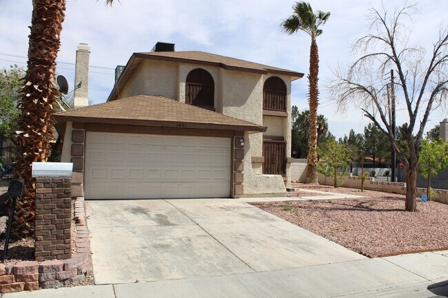 Foto del edificio - Great 4 bedroom Home on Corner Lot