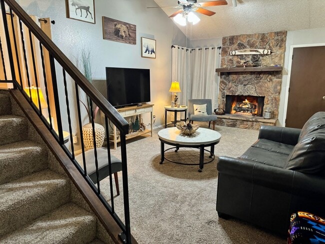Building Photo - Fully Furnished Two Bedroom Townhome- Avai...