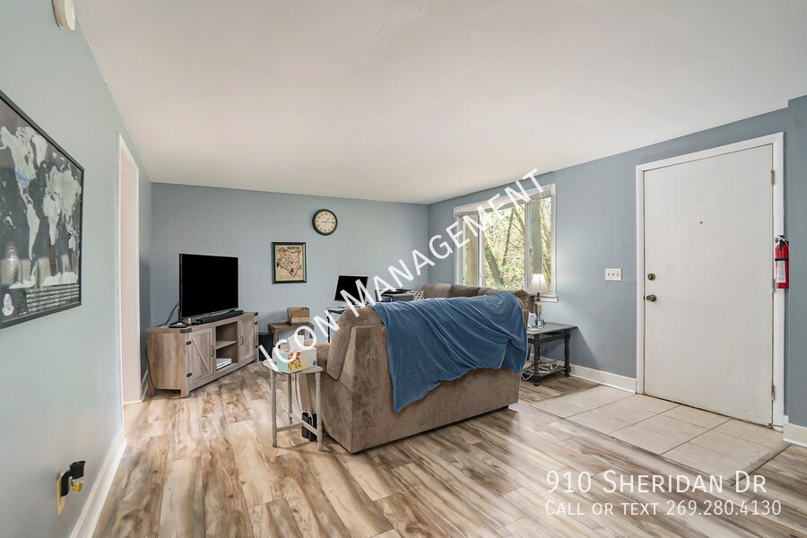 Foto principal - 910 Sheridan Dr