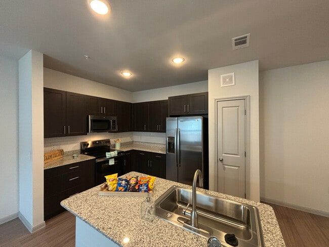 Foto del edificio - 950 FM2001