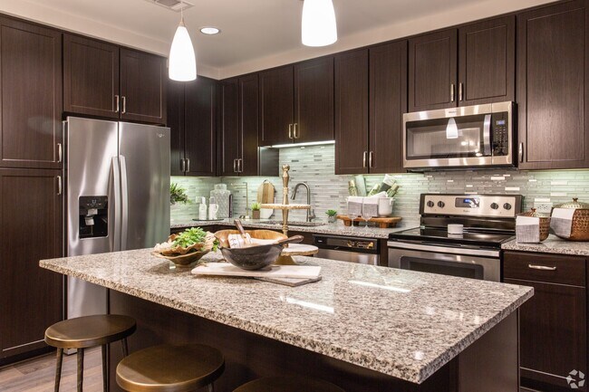 Photo - Luxury & Convenience in Houston! Apartment