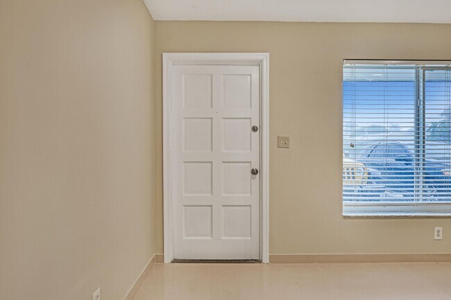 Foto del edificio - 3548 NE 5th Dr