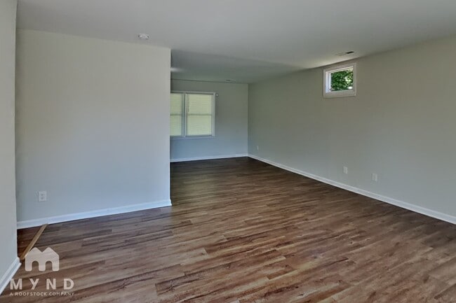 Building Photo - 3519 Misty Wood Dr