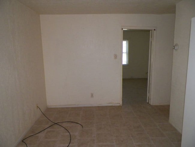 Building Photo - 2508 SW A Ave