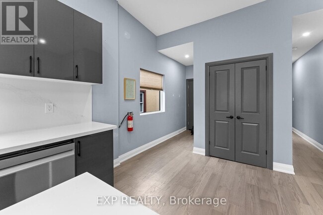 Building Photo - 5850 Ferry St
