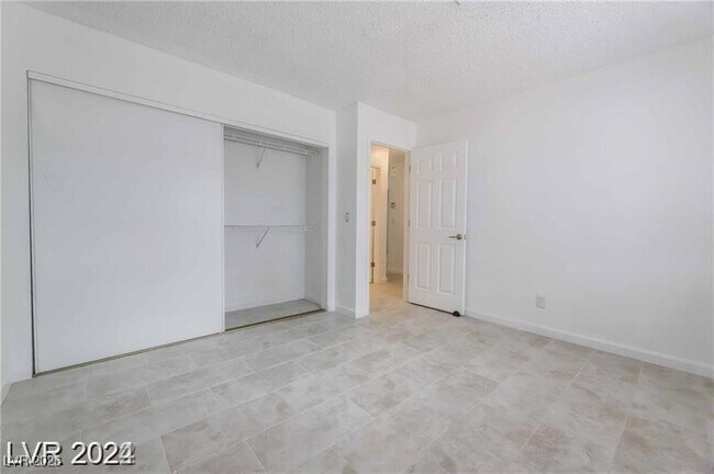 Foto del edificio - 2117 Chertsey Dr