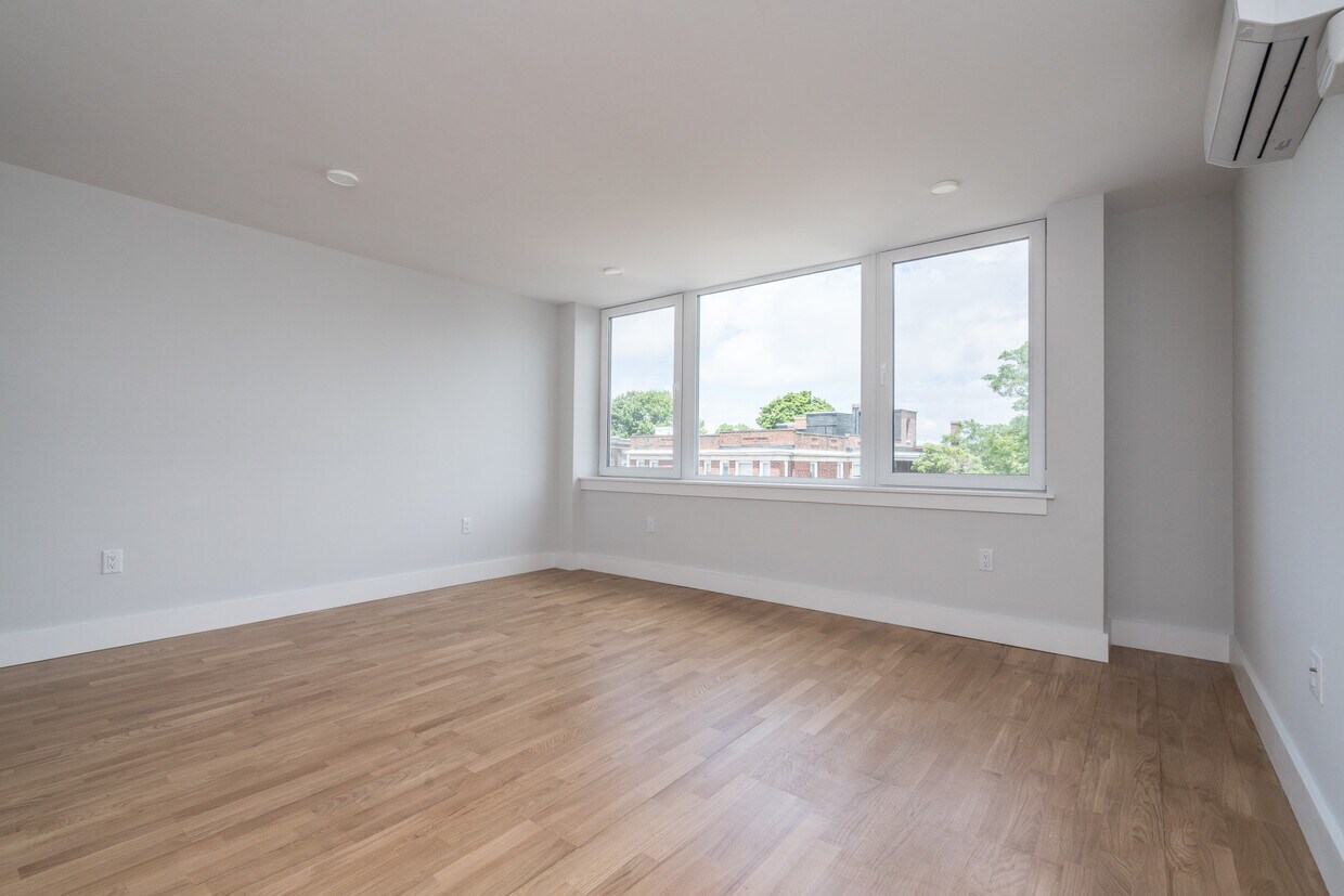 Foto principal - 330 Harvard St