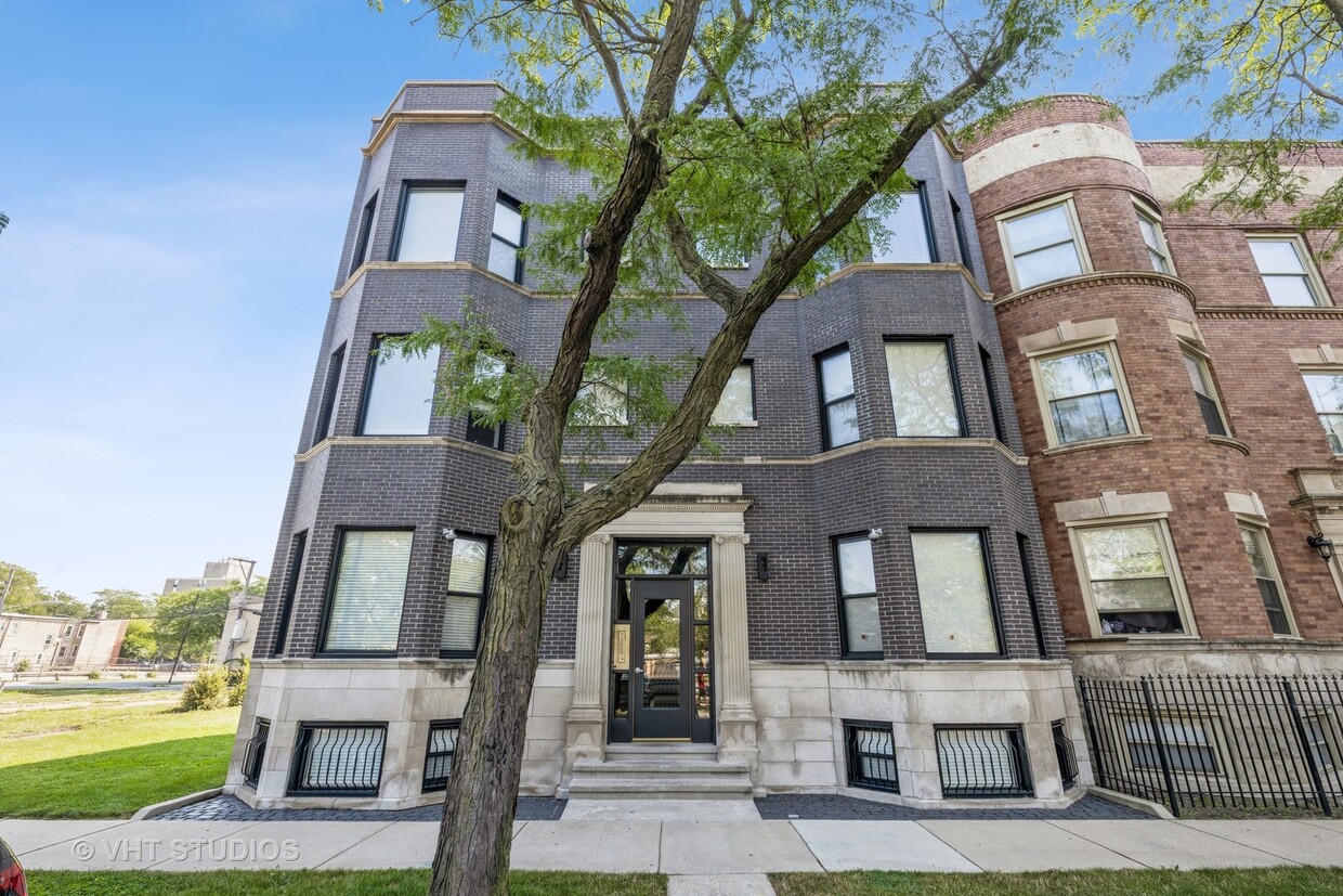 Primary Photo - 4913 S Calumet Ave