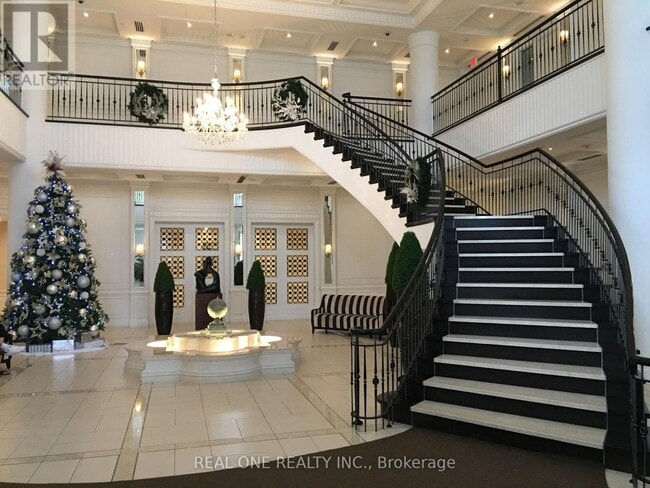 Building Photo - 15 Greenview Ave