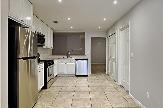 Foto del edificio - 3910 Spring Meadow Dr