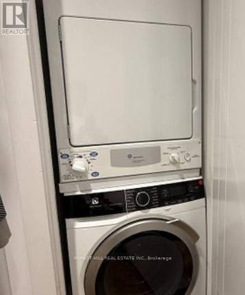 Photo du bâtiment - 378 Bloor St W