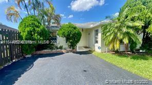 Foto del edificio - 5722 NW 101st Ct