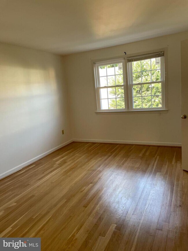 1557 Bruton Ct, McLean, VA 22101 Townhouse for Rent in McLean, VA