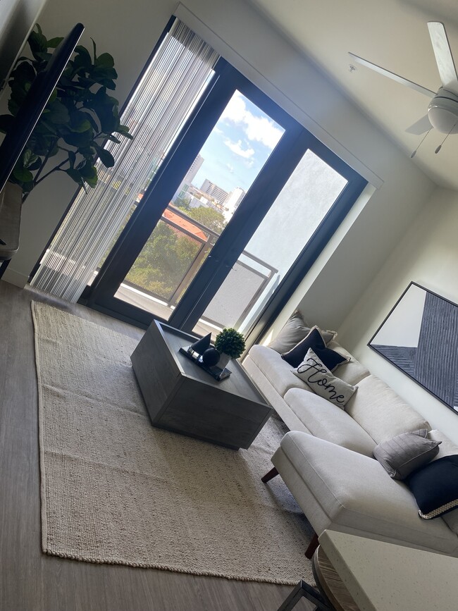 Foto del edificio - Lofts on Lemon