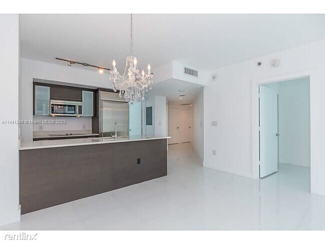 Building Photo - 2 br, 2 bath Condo - 500 Brickell Ave Apt ...