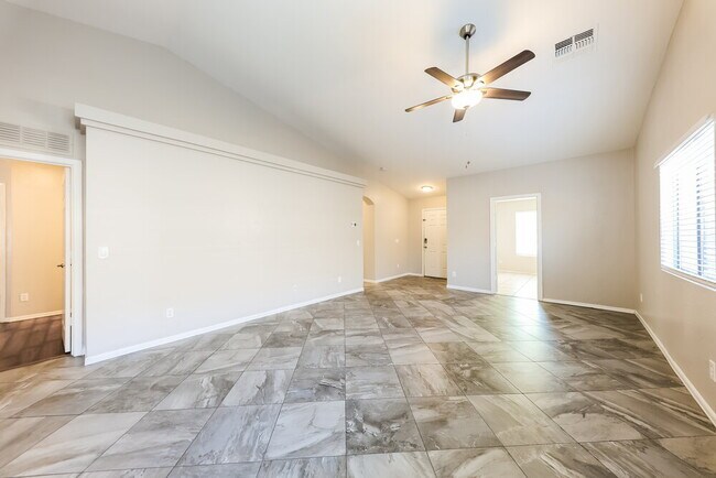 Foto del edificio - 8528 W Kingman St