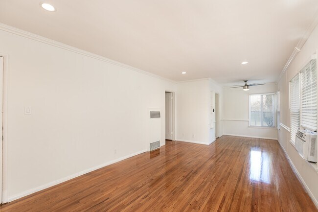 Building Photo - 11510 Cumpston St