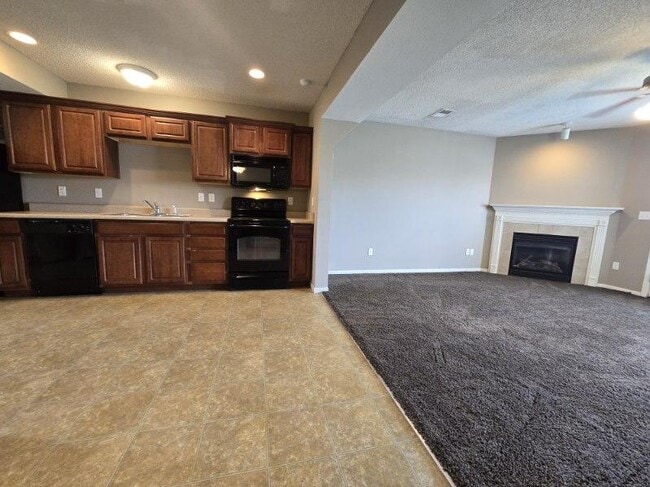 Building Photo - 2012 Hickoryleaf Ln