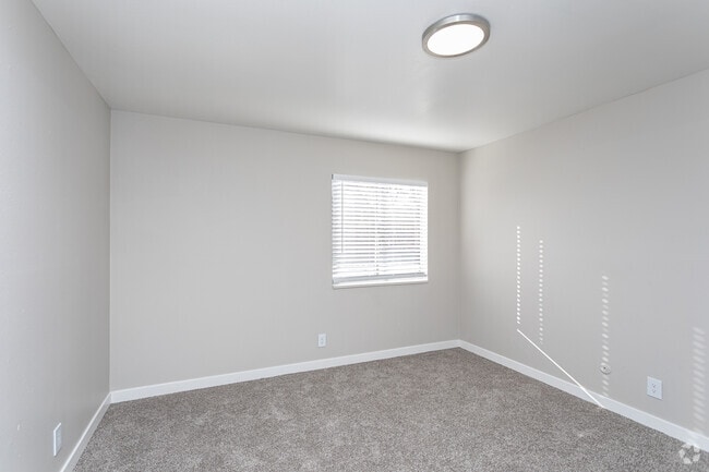 1BR, 1BA - 820SF - Monaco Apartments