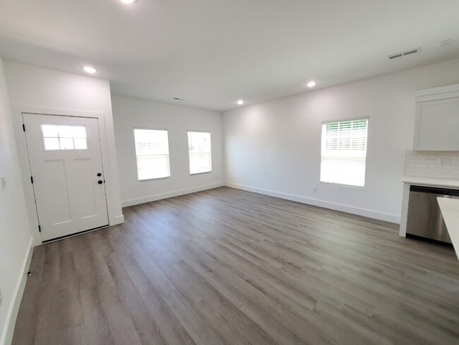 Foto del edificio - 818 Berry Rd