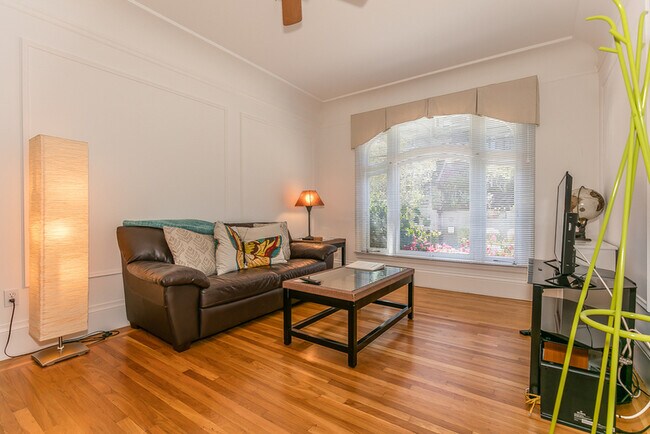 Photo - 2250 Bush St Apartment