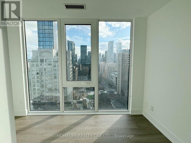 Building Photo - 308 Jarvis St