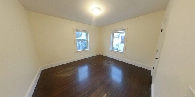 Foto del edificio - Charming 4 Bedroom-No Broker Fee