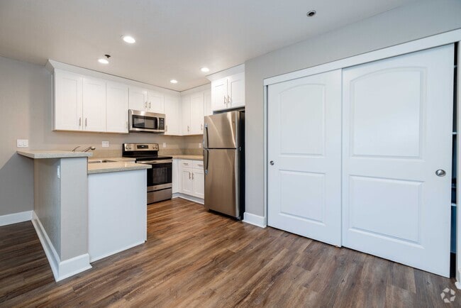 その他 one room Available studio, one, two, and three bedroom apartments in