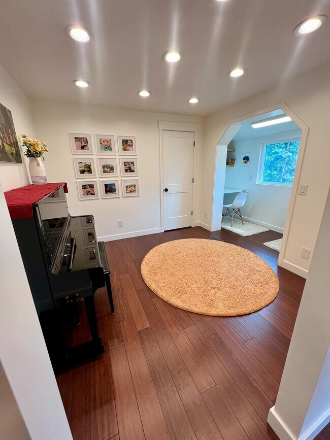 Foto del edificio - 6120 W Valley View Dr