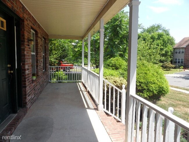 Building Photo - 4 br, 2.5 bath House - 9 Lewis street