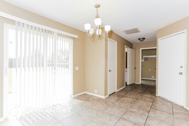 Foto del edificio - 6734 Ambercrest Dr