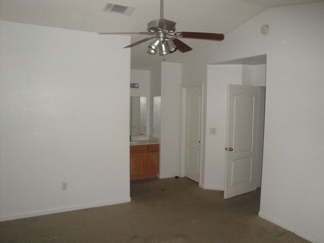 Foto del edificio - 1464 Richfield Ave