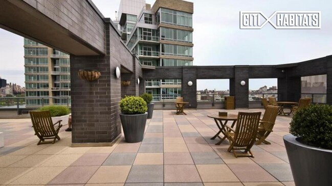 Building Photo - East Coast