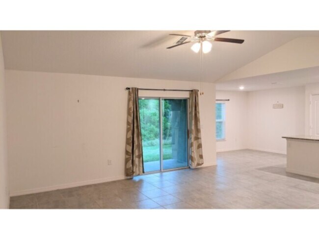 Building Photo - Move In SPECIAL!! Palm Coast House: 3 Bedr...