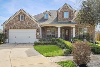 Building Photo - 5902 Chatham Cove