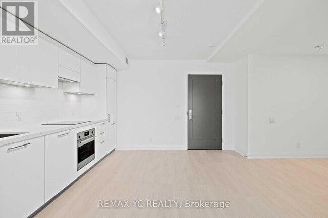 Photo du bâtiment - 33 Frederick Todd Wy