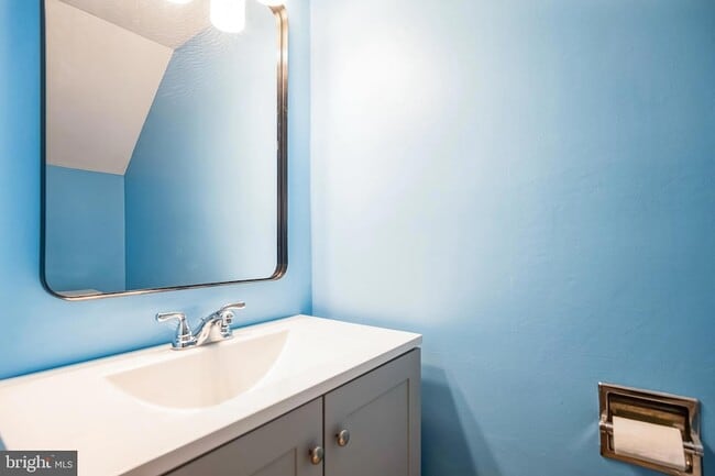 Building Photo - 29 Maureen Ct