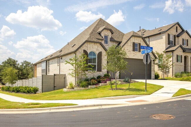 Foto del edificio - Beautiful 4 bedroom, 3 bathroom home locat...