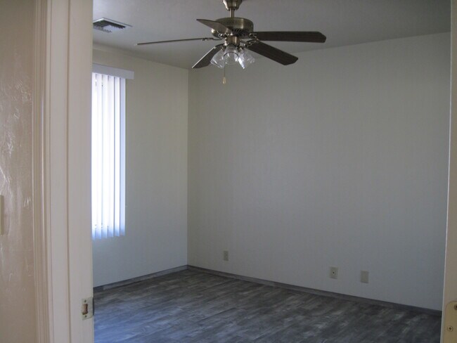 Building Photo - 470 S Bowie Ave