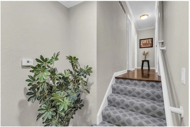 Building Photo - 8604 Ford Ave