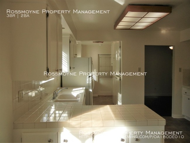Foto del edificio - 3 Bed, 1.5 Bath Eagle Rock Spanish Style