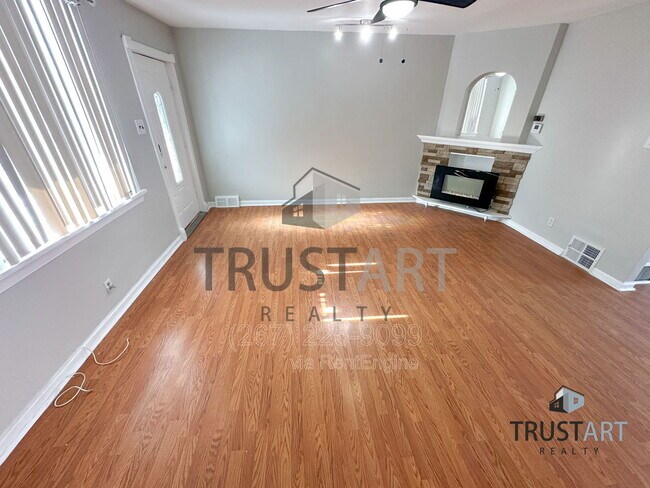 Building Photo - 217 Stevens St