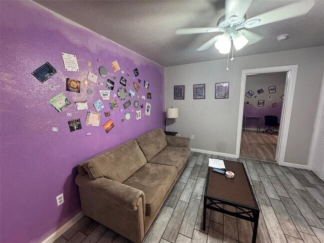 Foto del edificio - 901 Parmer Ave