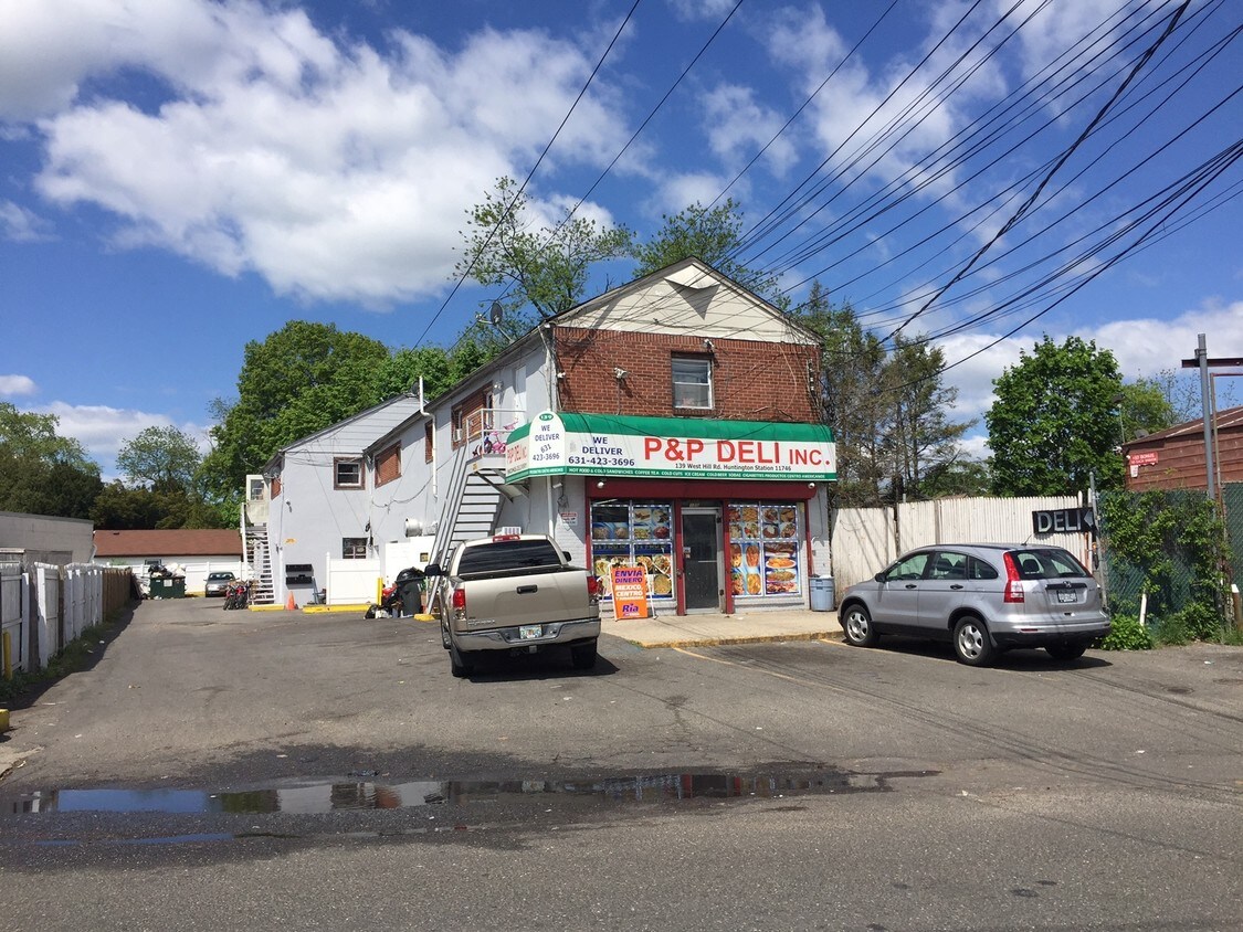 139 W Hills Rd, Huntington Station, NY 11746 Apartments in Huntington