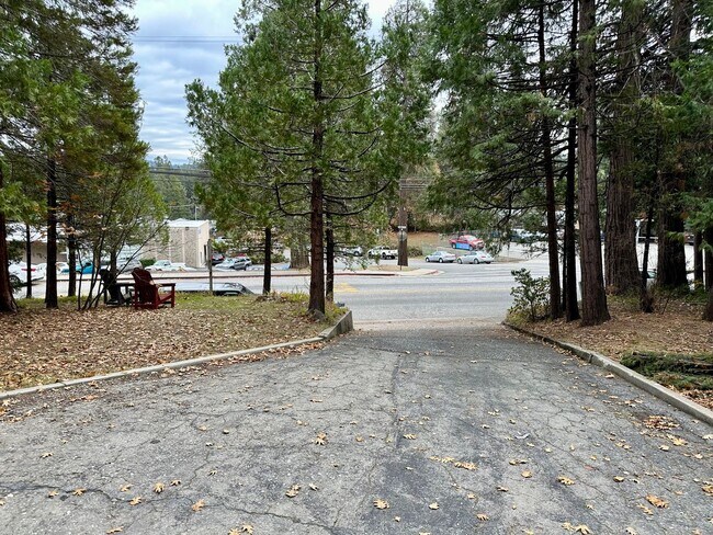 Foto del edificio - 3 Bedroom 2 Bathroom Cabin in Nevada City